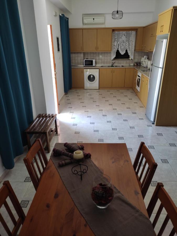 Villa Cassandra Chalki Town Esterno foto