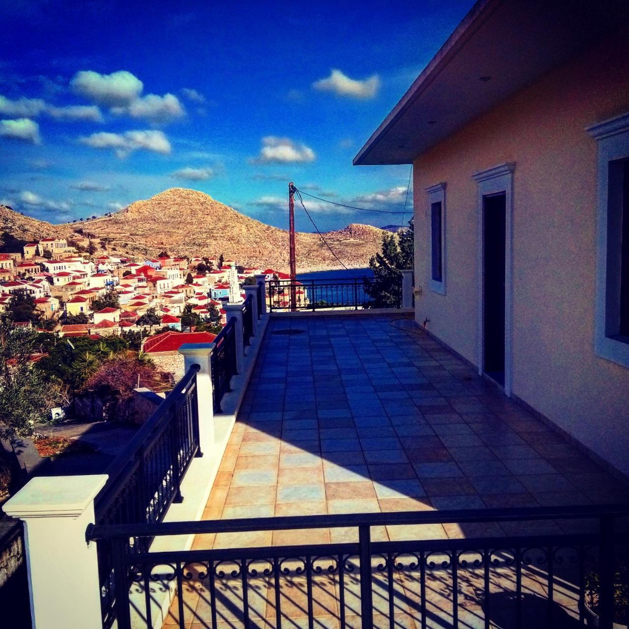 Villa Cassandra Chalki Town Esterno foto
